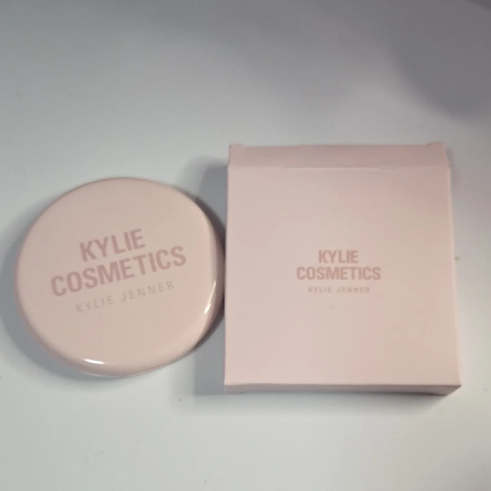 Kylie Cosmetics nwt